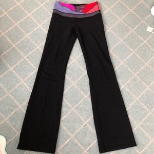 Lululemon grove pant flare